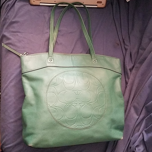 Coach Handbags - Coach Leather Tote